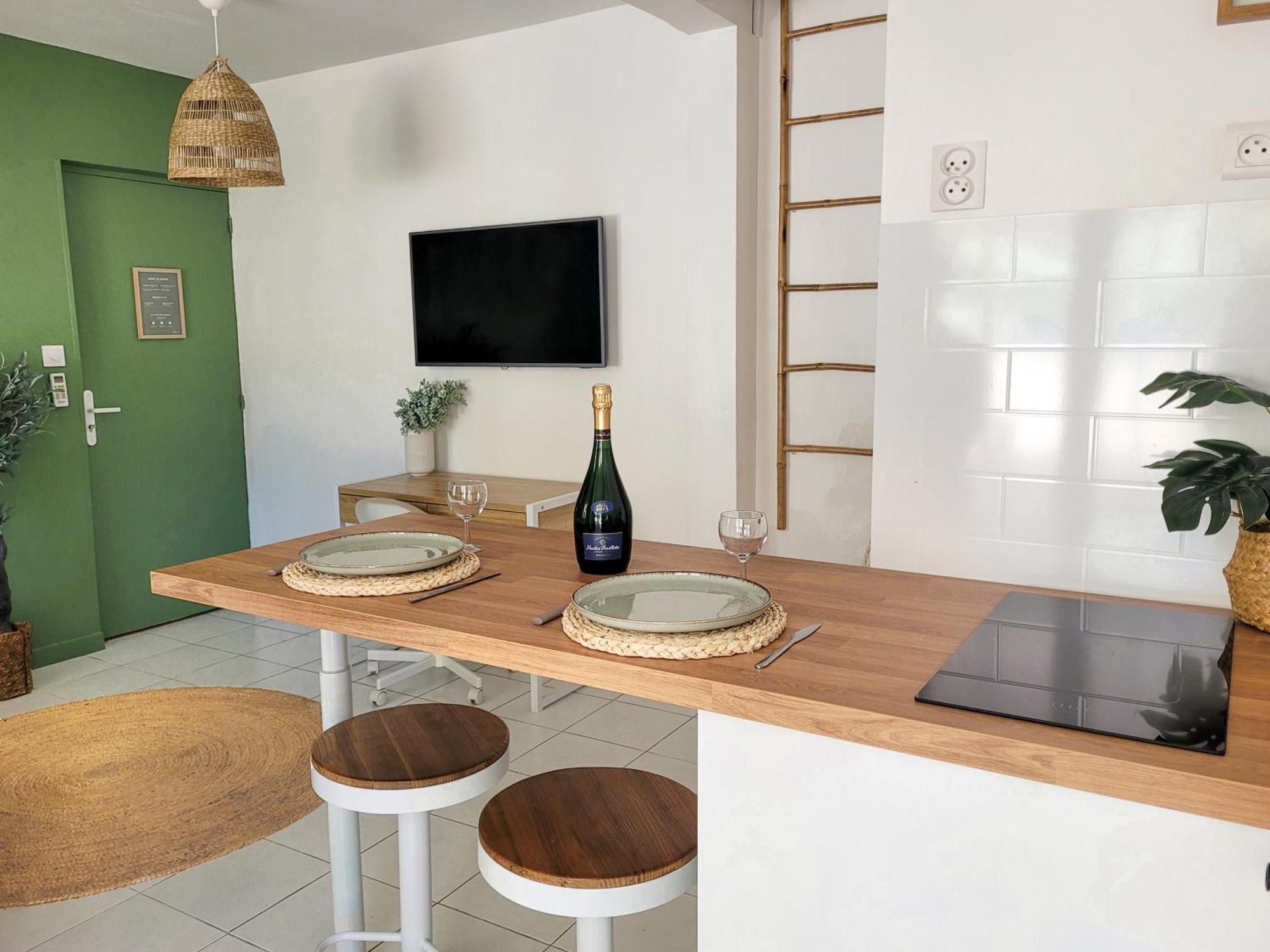 Studio Double Climatise Avec Terrasse - Proche Tram & Centre Montpellier Luaran gambar
